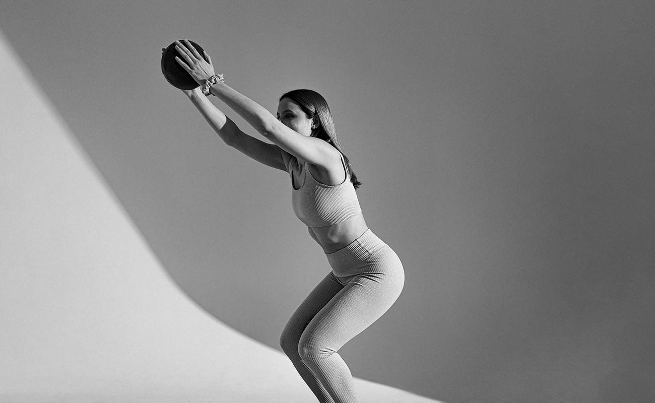 Frau bei Pilates Training bei OHEMIA