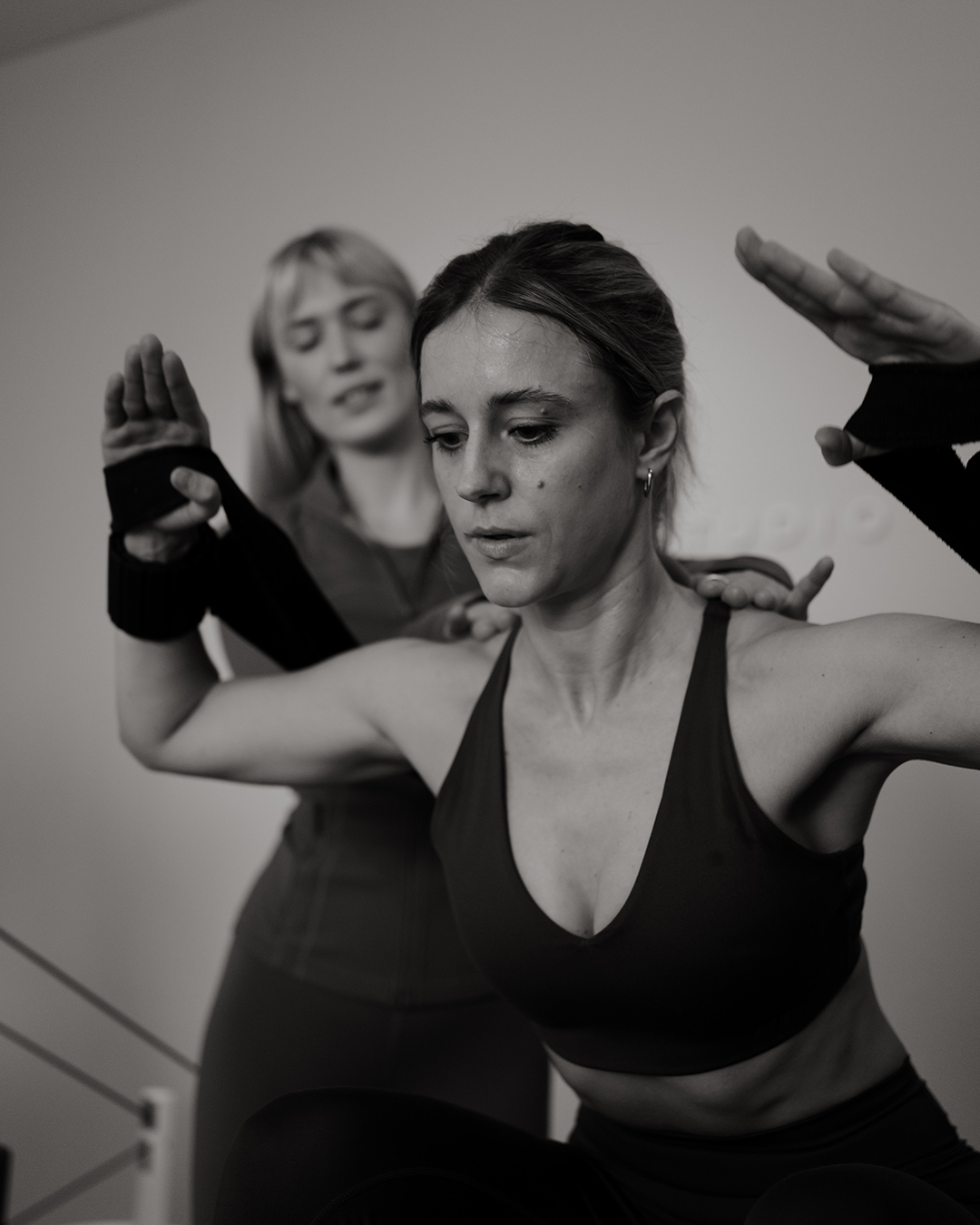 Drei Teilnehmerinnen des OHEMIA Academy Reformer Teacher Programm